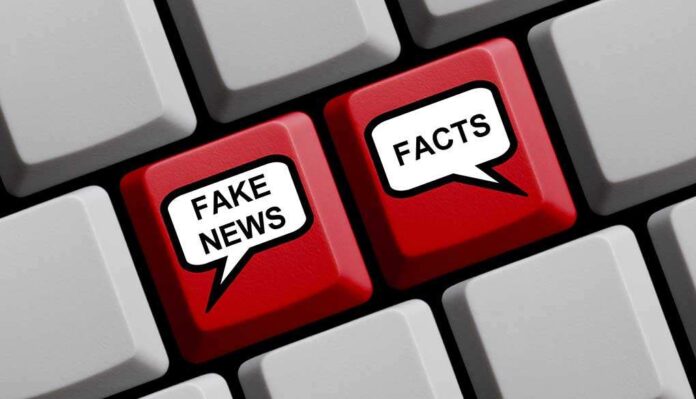 Keyboard keys labeled Fake News and Facts