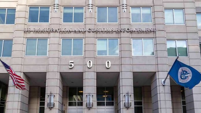 shutterstock_1664969152 US government building facade with flags and number 500
